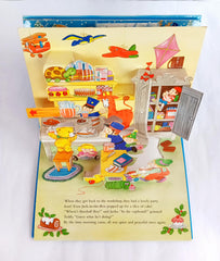 Santa Claus and the Magic Toys (Popup Book)