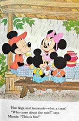 Disney A Picnic in the Woods (Wonderful World of Reading)