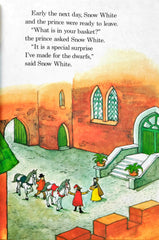 Disney Snow White and the Messy Dwarfs (Wonderful World of Reading)